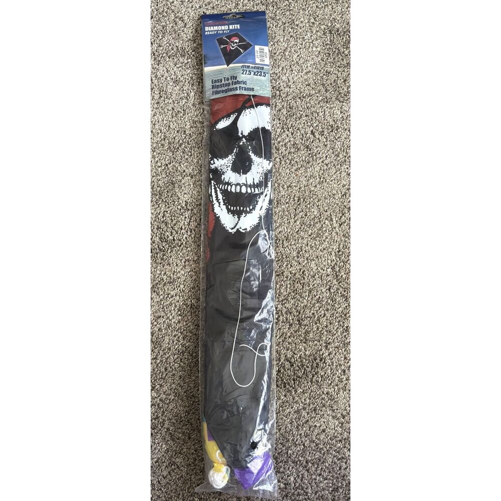 Diamond Kite Skull & Crossbones Ripstop Fabric Ready To Fly Fiberglass Frame